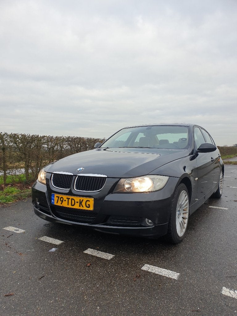 BMW 3-Serie 2.0 I 318 2006 Zwart, Achterwielaandrijving, Beige, 4 cilinders, 129 pk