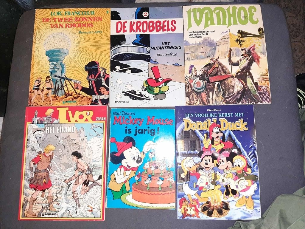 50x verschillende strips 20 euro weg is weg, Boeken, Stripboeken, Meerdere stripboeken, Ophalen of Verzenden, Gelezen