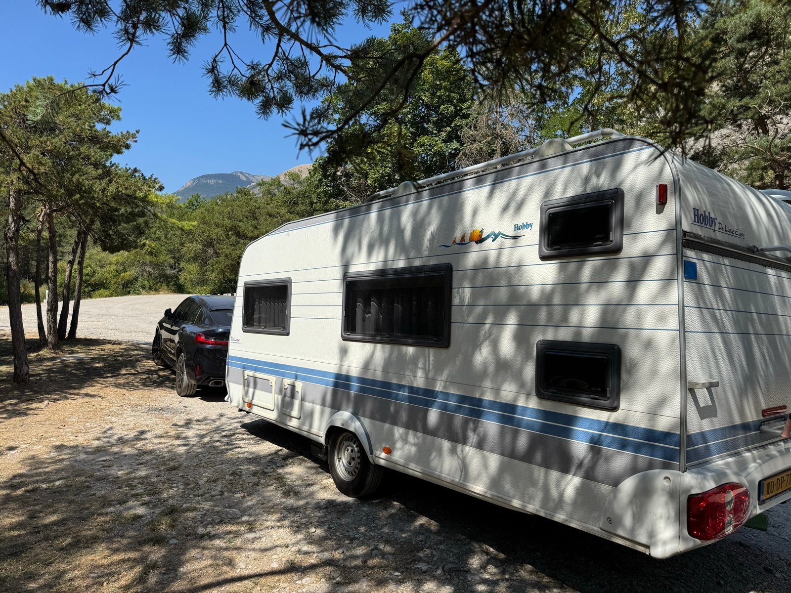 Hobby De Luxe Easy 500 KMFE Caravan met stapelbed en mover, Stapelbed, Hobby, Treinzit, Particulier