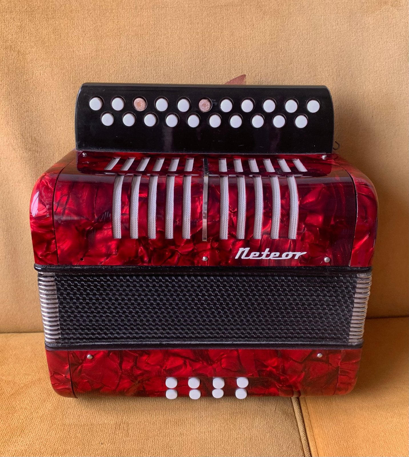 Kleine accordeon niet werkend, voor decoratie of theater, Muziek en Instrumenten, Accordeons, Ophalen of Verzenden, Zo goed als nieuw