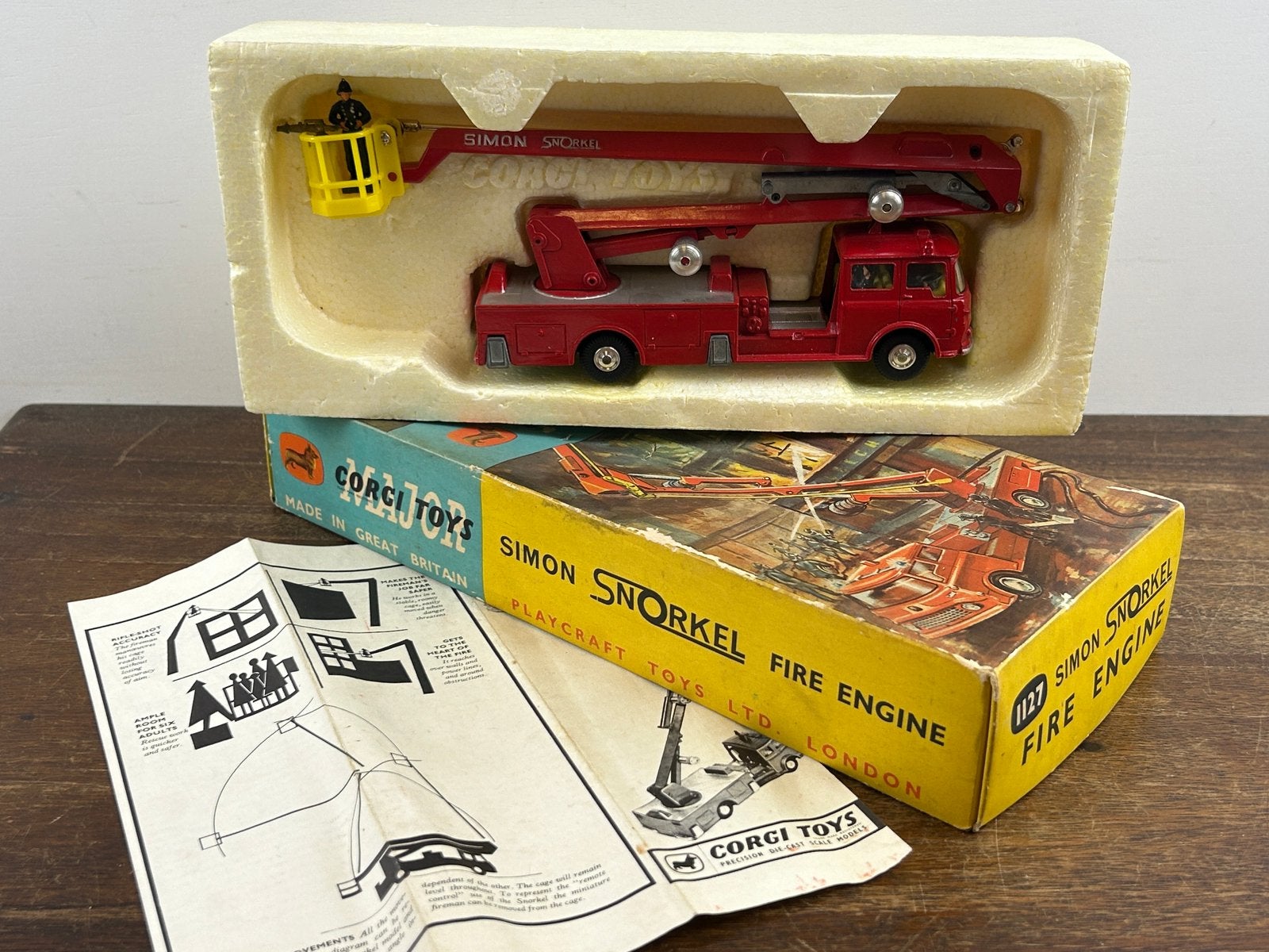 Corgi Mayor Toys 1127 Simon Snorkel Fire Engine, Ophalen of Verzenden, Zo goed als nieuw, Auto, Corgi