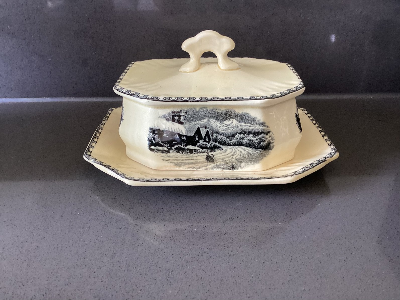 Botervloot van Societé Ceramique “Landschap”, Antiek en Kunst, Ophalen of Verzenden