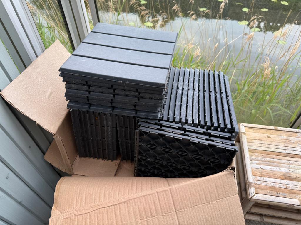 IKEA RUNNEN vlondertegels donkergrijs en kunstgras, balkon, Ophalen, Gebruikt, Kunststof