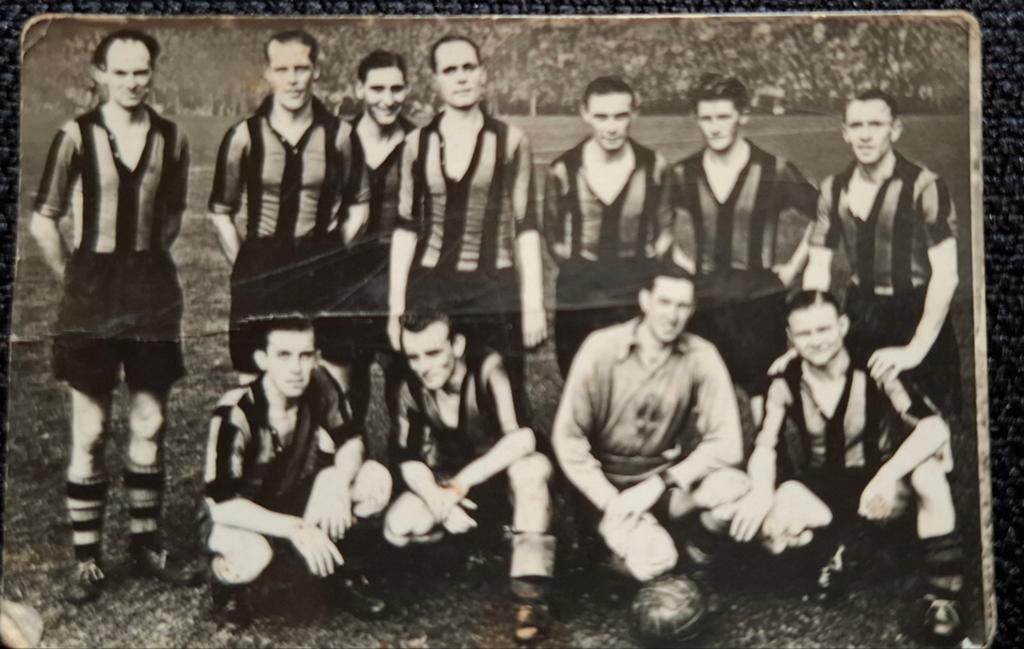 Voetbalplaatje Quick Nijmegen Elftal 1951-1952 Maple Leaf, Ophalen of Verzenden, Gebruikt, Overige binnenlandse clubs, Poster, Plaatje of Sticker