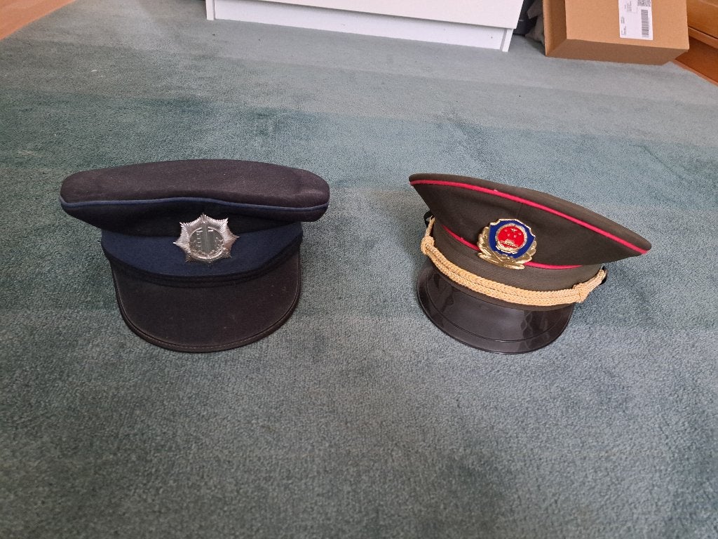 Twee Politiepetten, Verzamelen, Ophalen of Verzenden, Overige soorten, Nederland, Overige typen