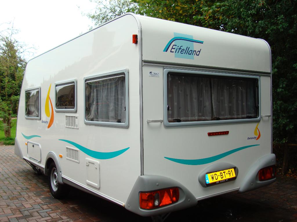 EIFFELLAND  BEAUTY 450, Caravans en Kamperen, Caravans, Particulier, tot en met 4, 750 - 1000 kg, Rondzit, Eifelland, Vast bed