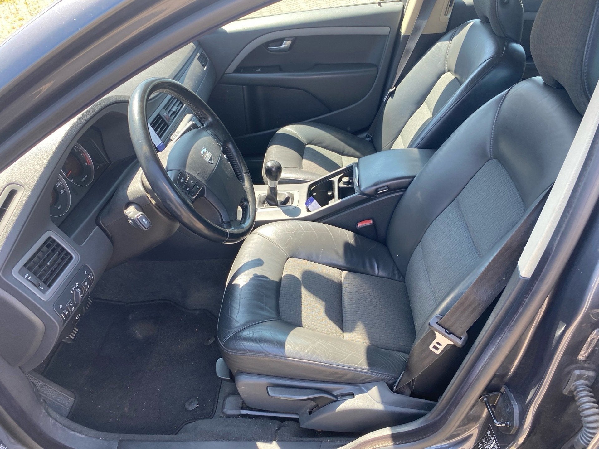 Volvo V70 2.5T Kinetic 200pk 2e eig. Clima Cruise PDC Trekha, Auto's, Volvo, Voorwielaandrijving, Gebruikt, 2521 cc, Handgeschakeld