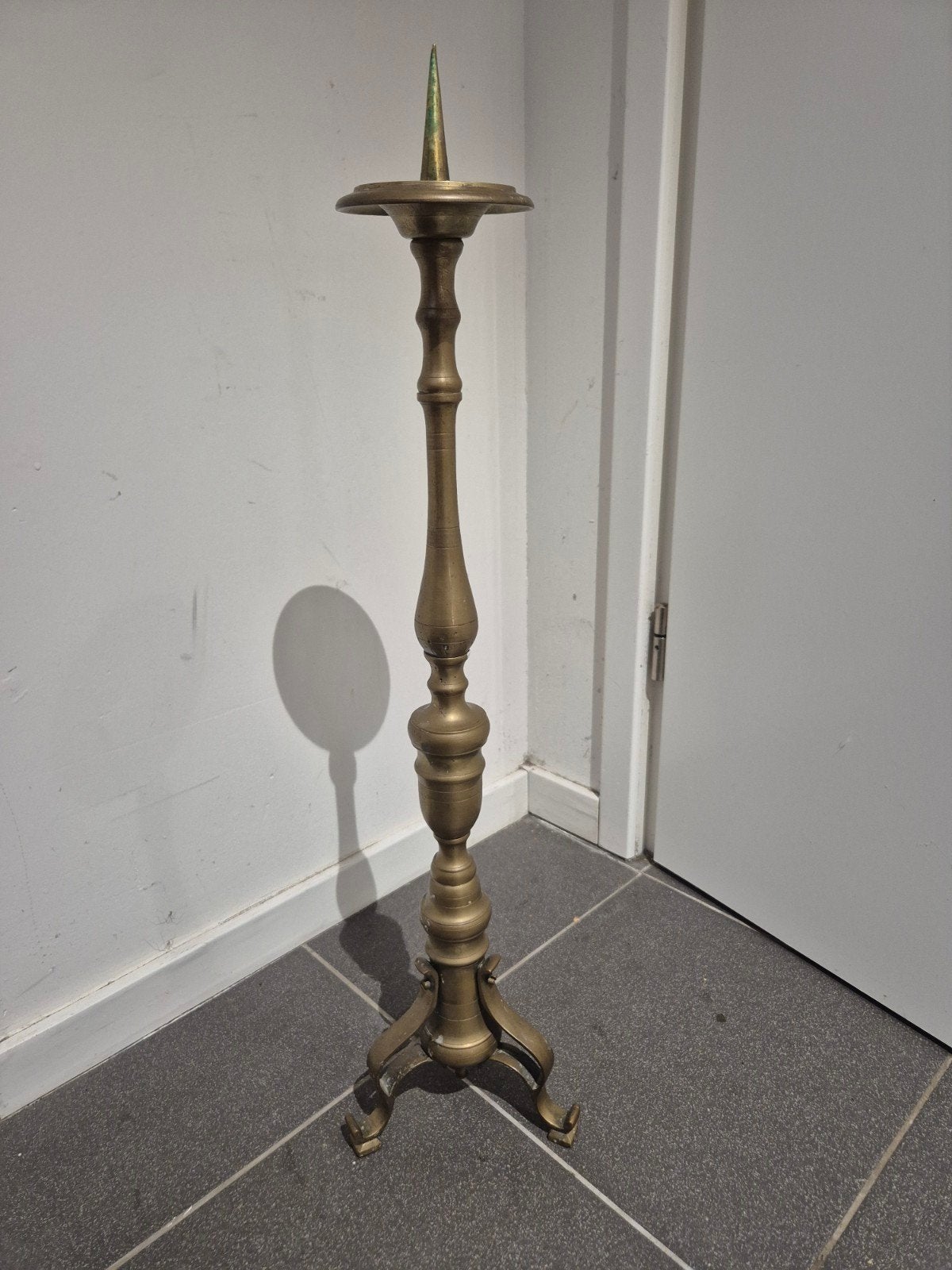 Grote Bronzen kaarsenstandaard, Ophalen of Verzenden, Koper of Brons