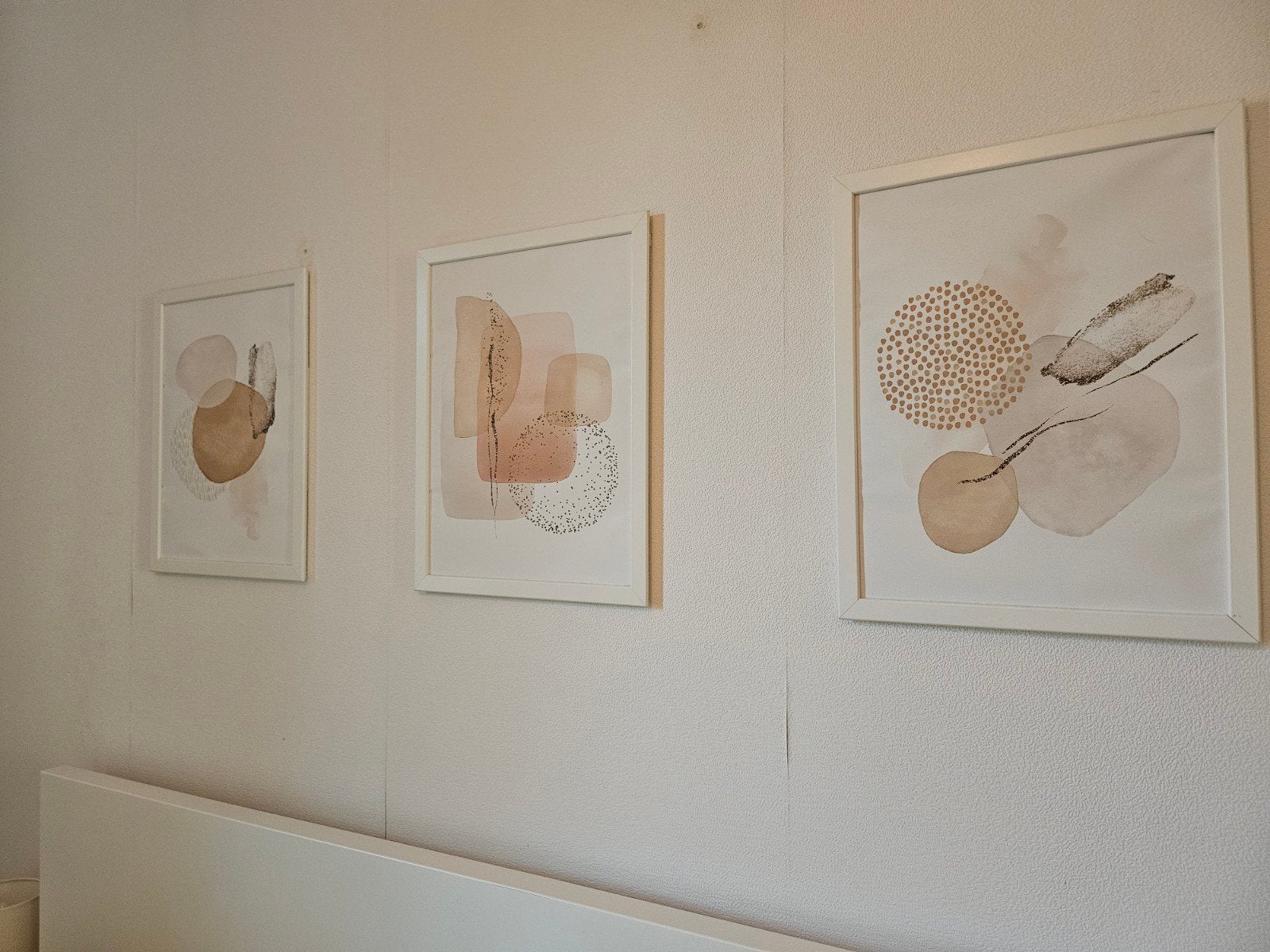 Set van 3 abstracte prints in zachte tinten, Huis en Inrichting, Woonaccessoires | Schilderijen, Tekeningen en Foto's, Ophalen