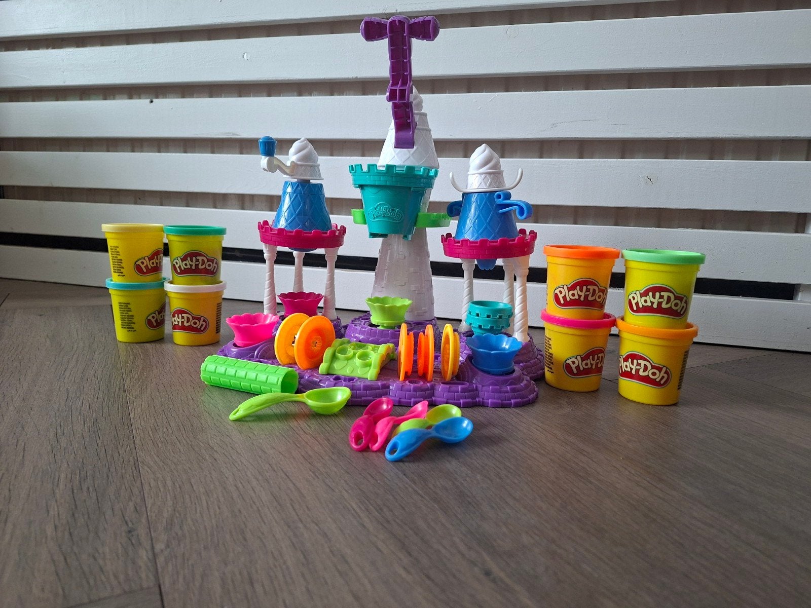 Play-Doh Klei ijspaleis met Accessoires en Kleipotjes, Ophalen, Gebruikt, Jongen of Meisje