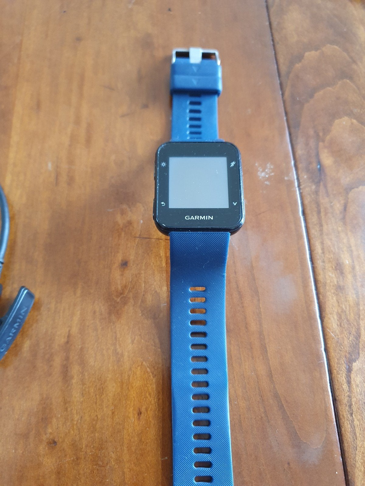 Garmin Forerunner 35 met defect scherm + oplaadkabel, Gebruikt, Zwart, Garmin, Ophalen of Verzenden