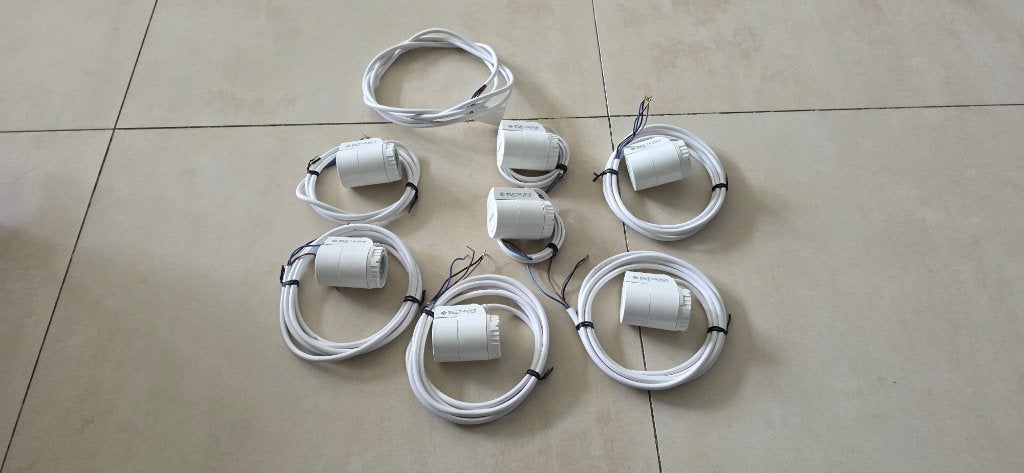 Herz 4-draads THERMOMOTOR M28x1,5 NC 24V met eindschakelaar., Doe-het-zelf en Verbouw, Minder dan 30 cm, Overige typen, Minder dan 60 cm