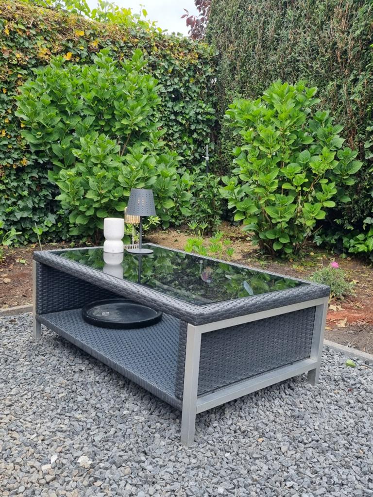 Mooie (salon)tuintafel van aluminium en rotan in antraciet, Ophalen of Verzenden, Zo goed als nieuw, Rechthoekig, Aluminium