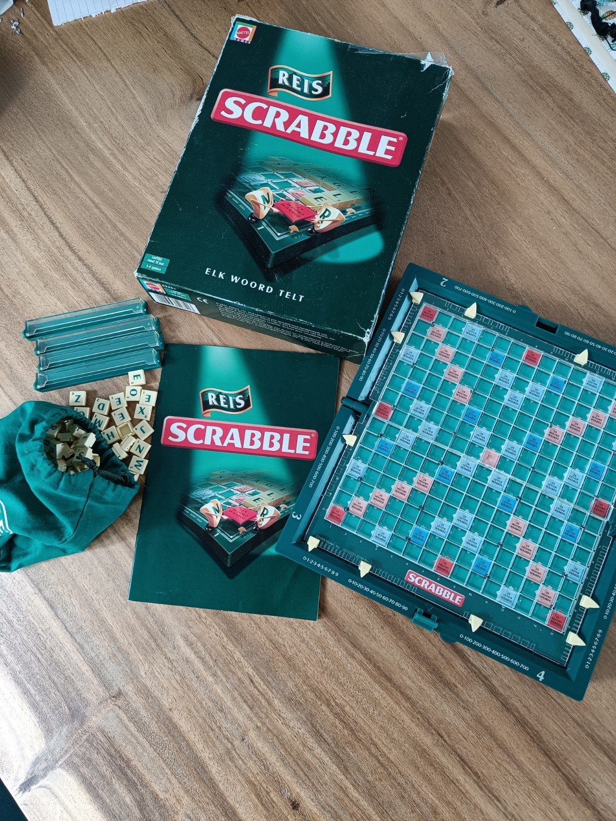 Reis Scrabble - Compact en Compleet Woordspel, Hobby en Vrije tijd, Parker, Gebruikt, Ophalen of Verzenden, Een of twee spelers