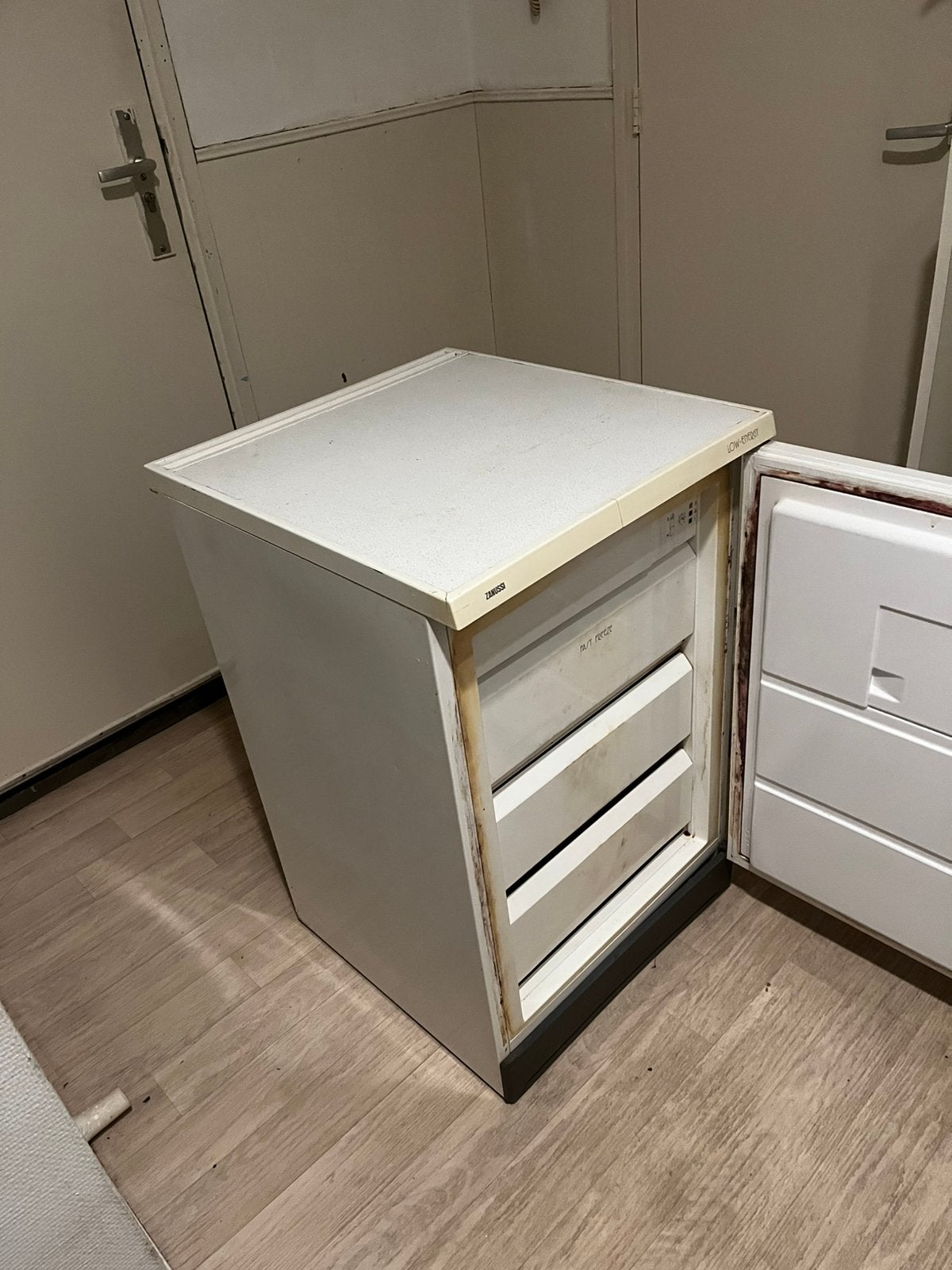 Diepvries kast, Witgoed en Apparatuur, Ophalen, Zo goed als nieuw, Minder dan 60 cm