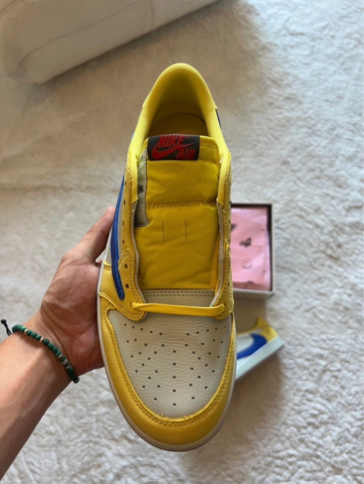 Nike Air Jordan 1 Low OG SP Travis Scott Canary, Ophalen of Verzenden, Nieuw, Overige kleuren, Sneakers of Gympen