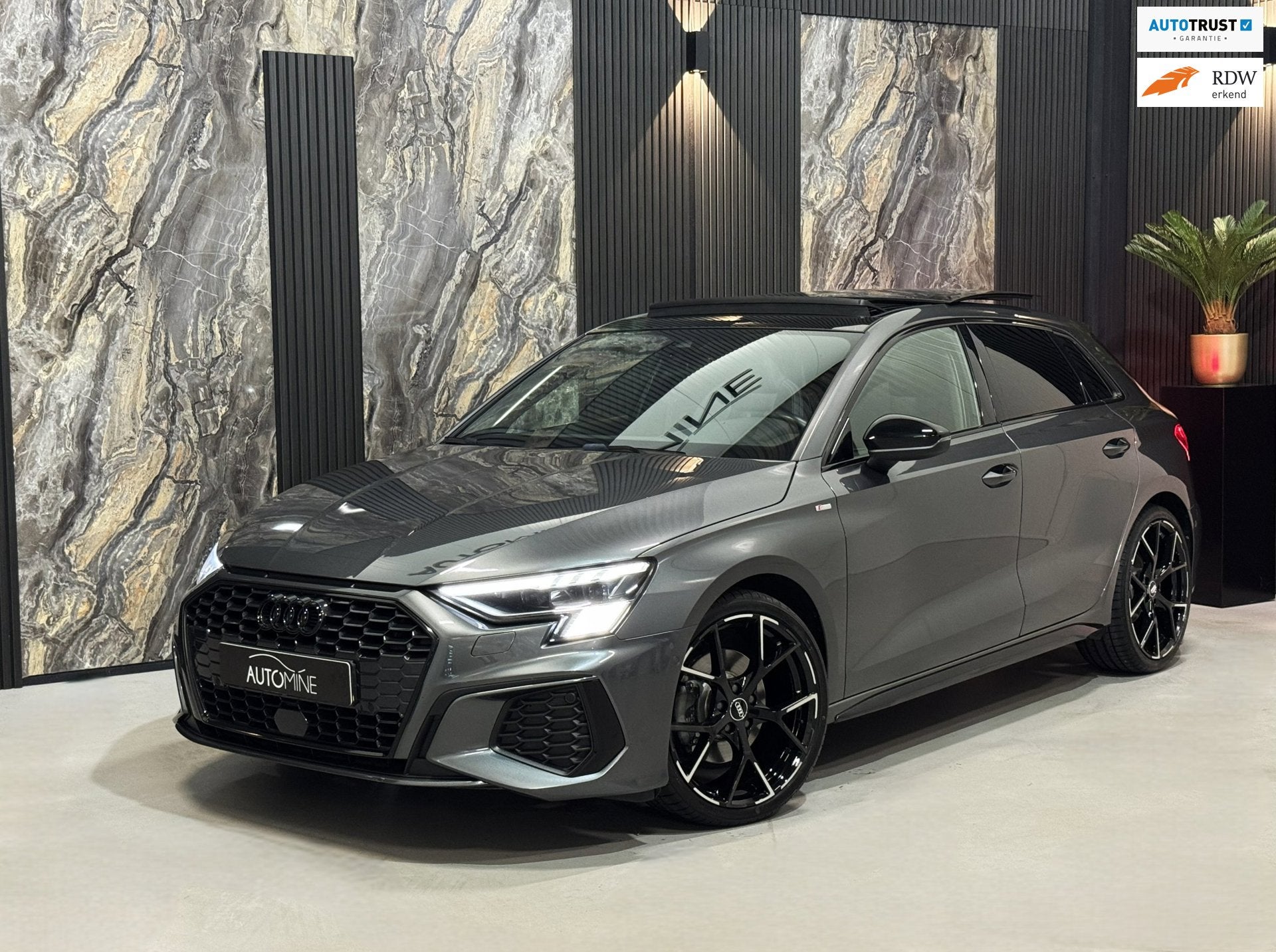 Audi A3 Sportback 35 TFSI Edition One 3x S-Line|PANO|AMBI LI, 4 cilinders, 150 pk, Automatische klimaatregeling, Leder