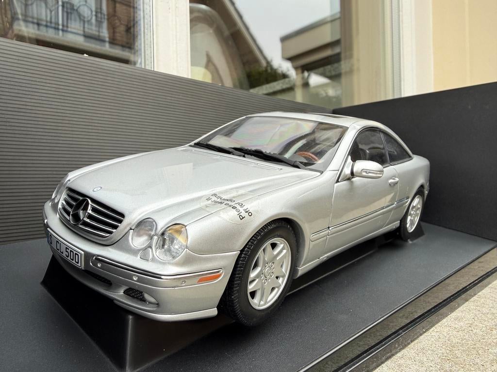 1:18 Mercedes CL500 C215 zilver 1998 Autoart Dealer Editie, Hobby en Vrije tijd, Modelauto's | 1:18, Auto, Autoart, Nieuw, Ophalen of Verzenden