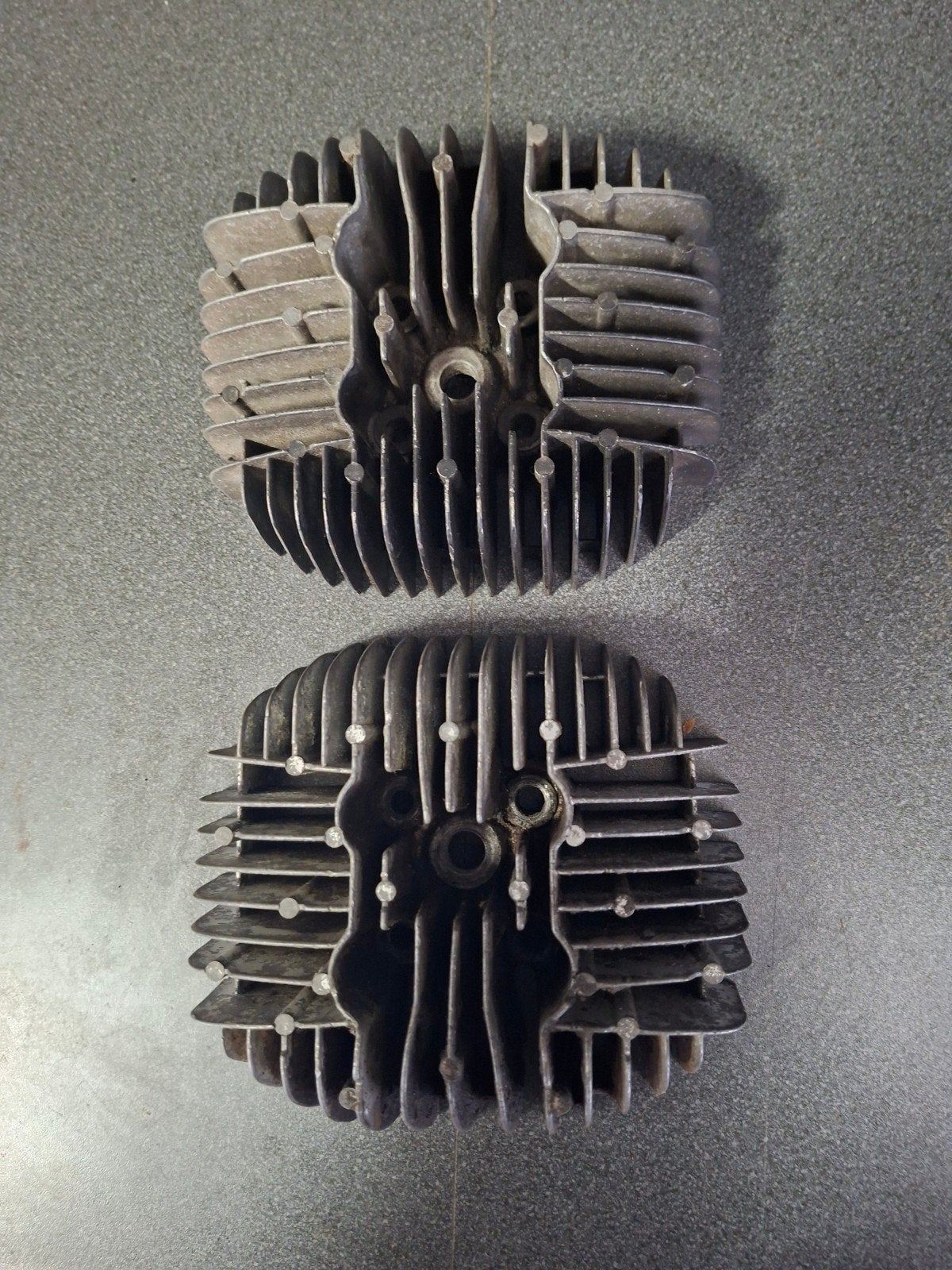CILINDERKOPPEN 15-43-16 BIEDEN PER STUK NIETS AFGEBROKEN., Ophalen of Verzenden, Gebruikt, Blok