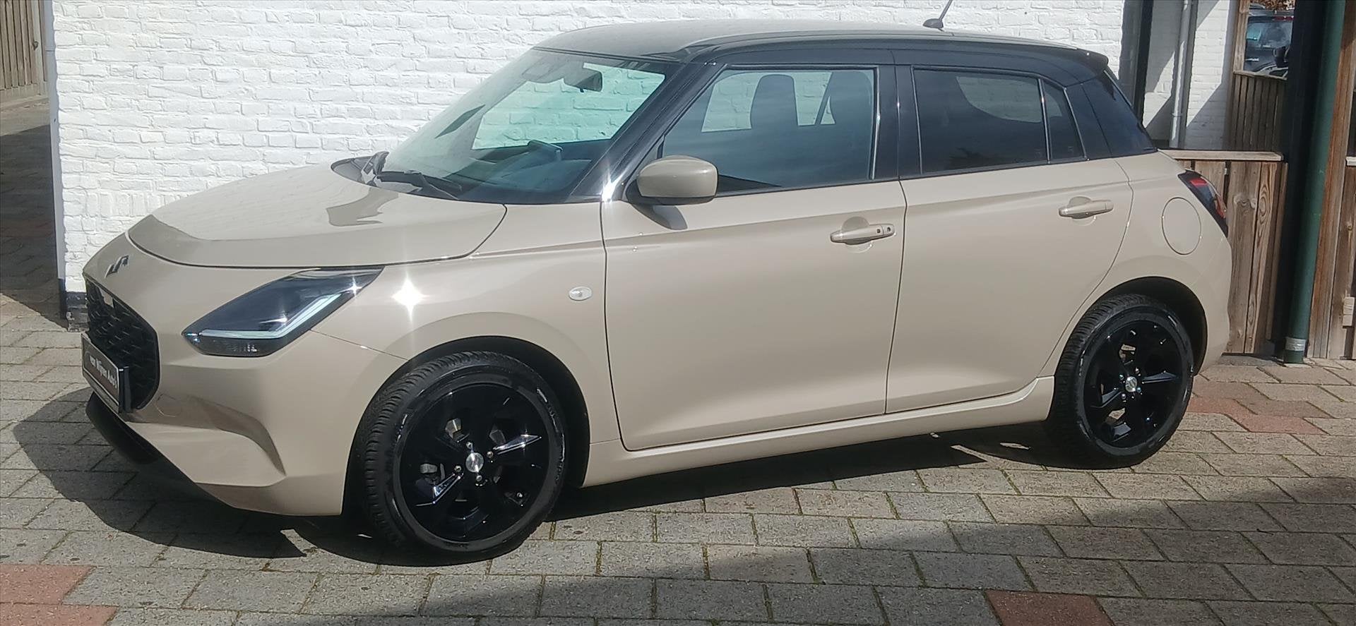 Suzuki Swift 1.2 Smart Hybrid Select zwart dak ., Auto's, 83 pk, Stof, Gebruikt, Zwart