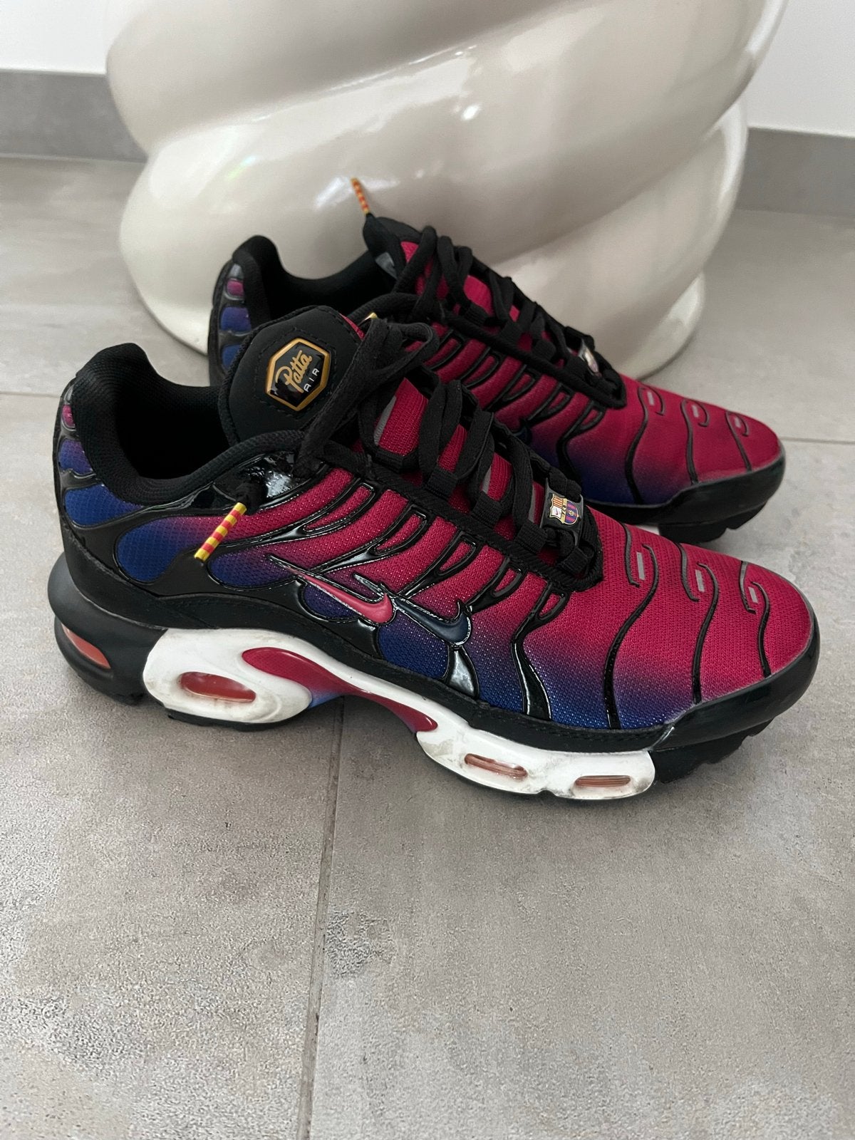 Nike Air Max Plus TN Patta FC Barcelona (namaak) - Maat 39, Kleding | Heren, Schoenen, Overige kleuren, Ophalen of Verzenden, Sneakers of Gympen