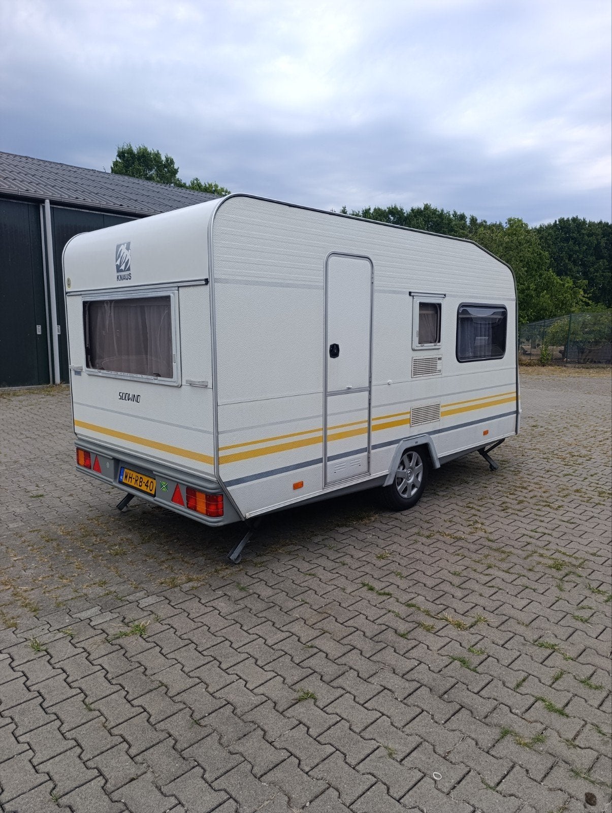 knaus sudwind 450 met stapelbed, Caravans en Kamperen, Caravans, Kleine zit, 750 - 1000 kg, Particulier, 4 tot 5 meter