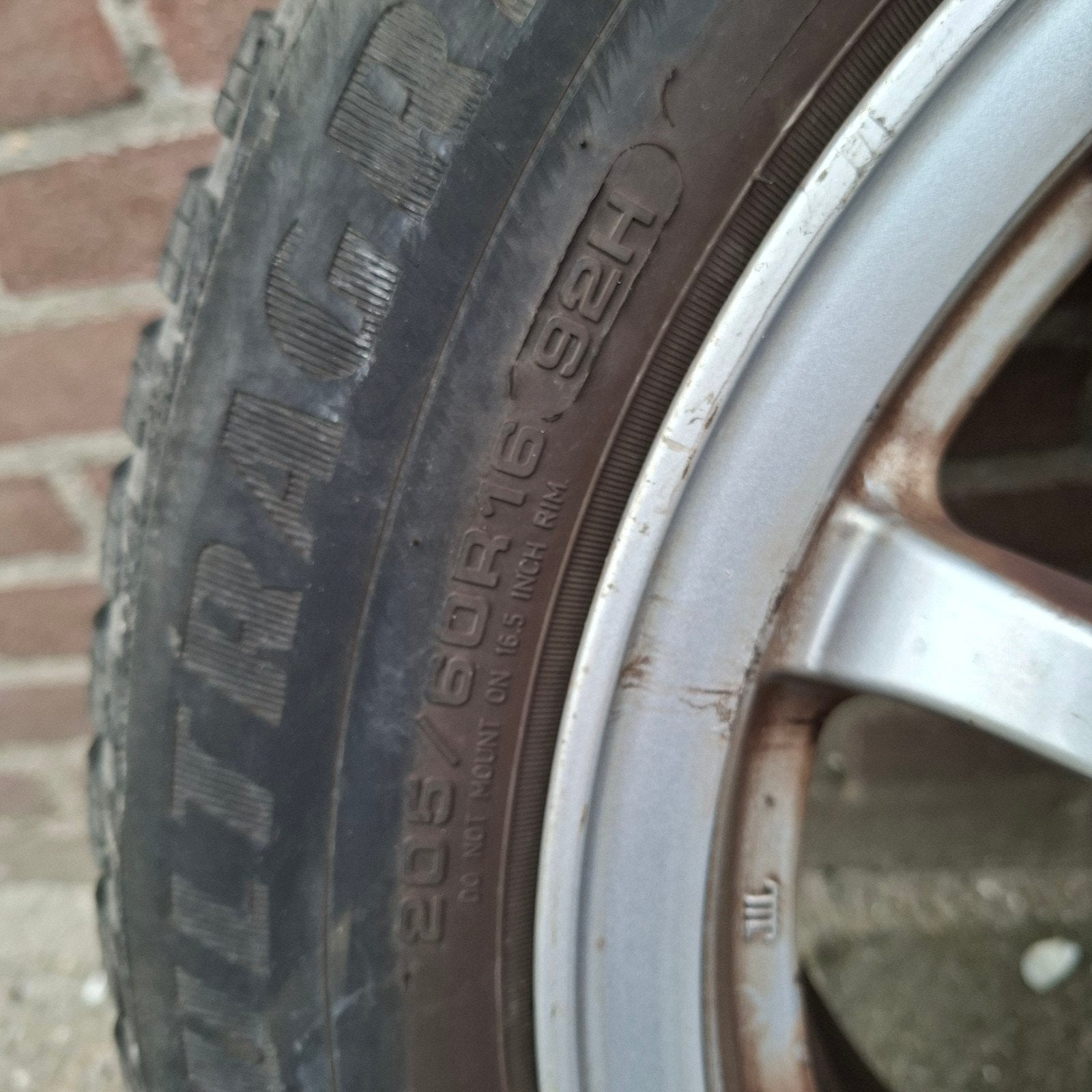 Goodyear winterbanden op originele Toyota Prius velgen, Ophalen of Verzenden