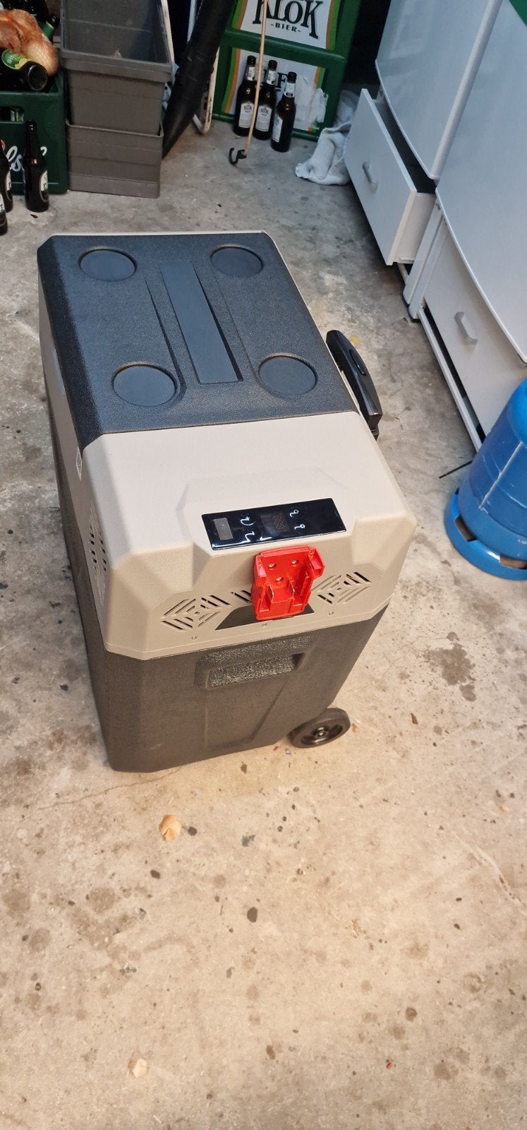 Elektrische koelbox 12/220 volt en accu milwaukee 18 volt, Ophalen of Verzenden, Zo goed als nieuw, Koelbox, Elektrisch