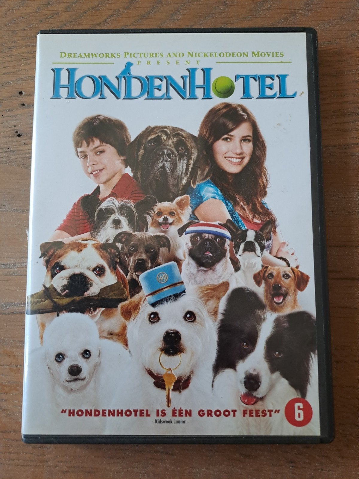 dvd, Hondenhotel- Familie Komedie (NL gesproken/ondertiteld), Vanaf 6 jaar, Ophalen of Verzenden, Zo goed als nieuw, Klassieker