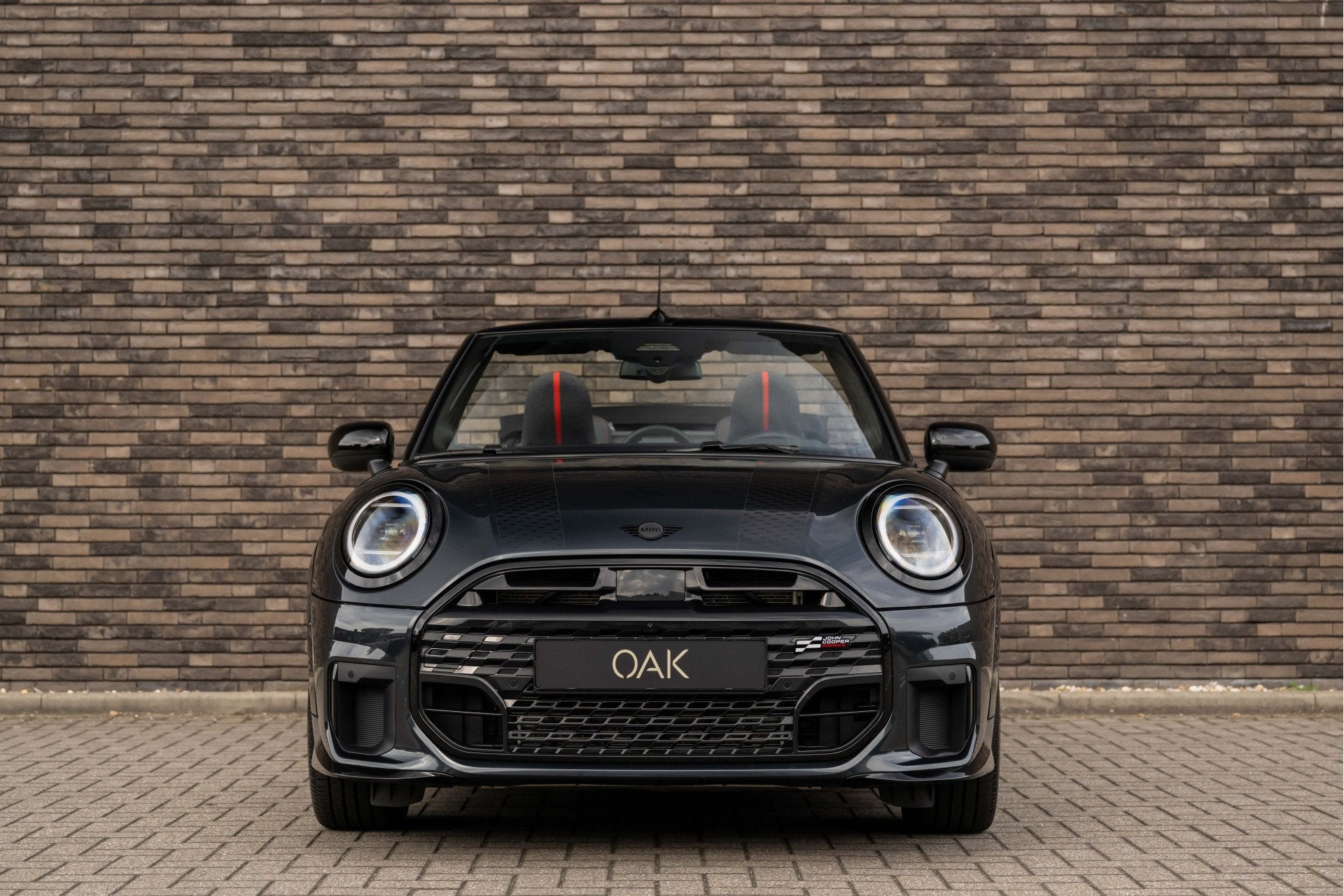 MINI Cabrio 2.0 Cooper C John Cooper Works XL | Leder | Memo, Auto's, 15 km/l, Gebruikt, Zwart, 4 stoelen