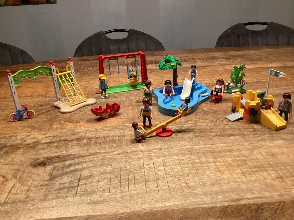 Playmobil speeltuin en zwembad, Kinderen en Baby's, Speelgoed | Playmobil, Ophalen of Verzenden
