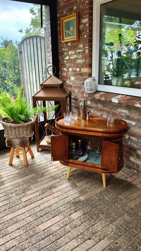 Vintage houten drankenkastje, Ophalen