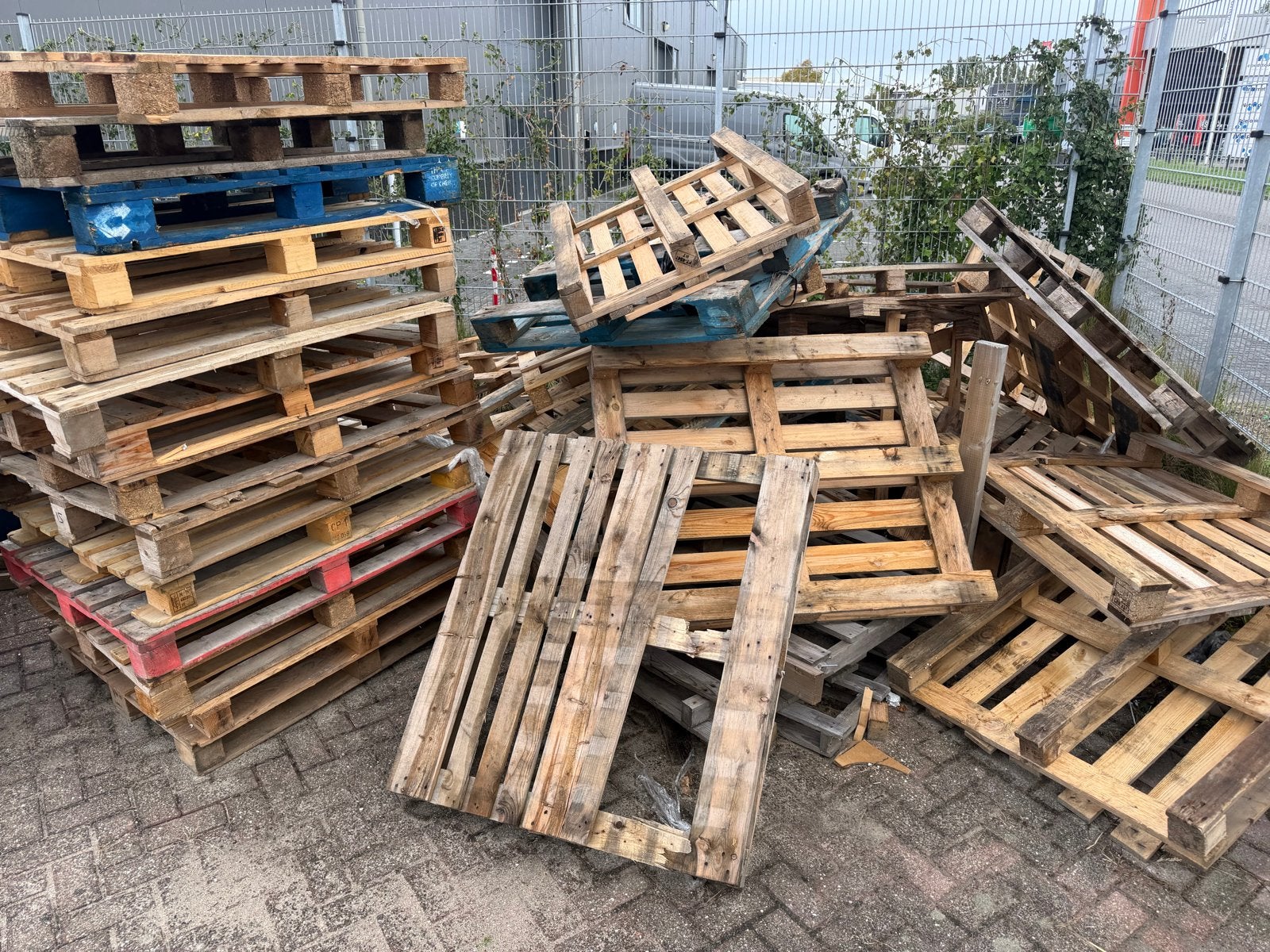 Diverse houten wegwerp pallets te koop, Ophalen of Verzenden
