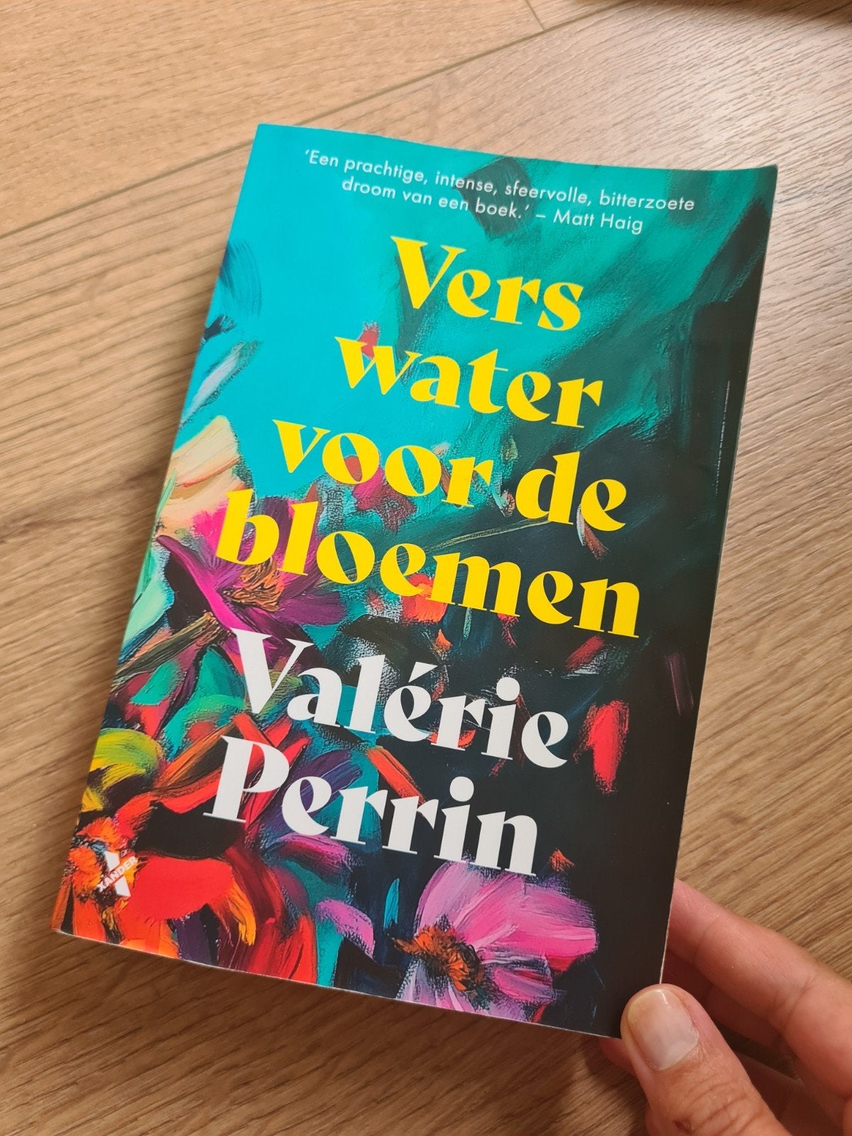 Valérie Perrin - Vers water voor de bloemen, Ophalen of Verzenden, Gelezen, Valérie Perrin