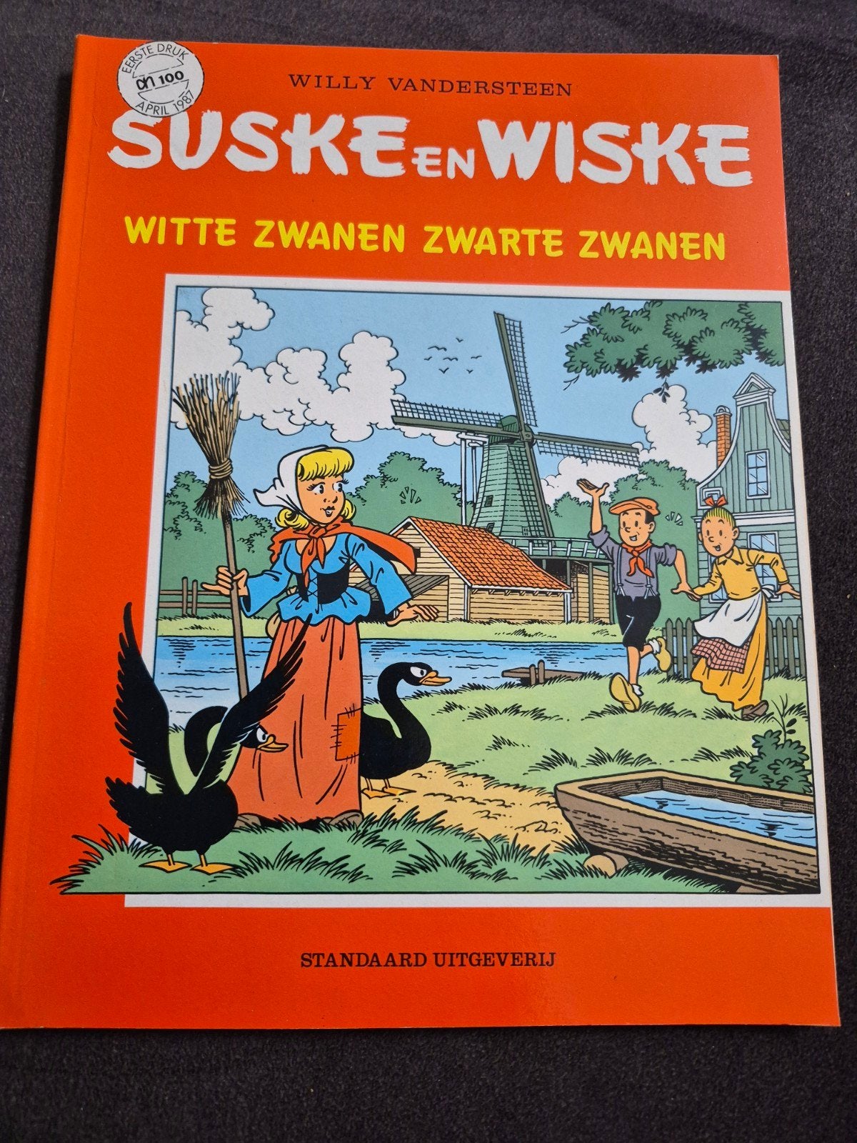 Suske en Wiske 100: Witte Zwanen Zwarte Zwanen (1987), Eén stripboek, Ophalen of Verzenden, Nieuw, Willy Vandersteen