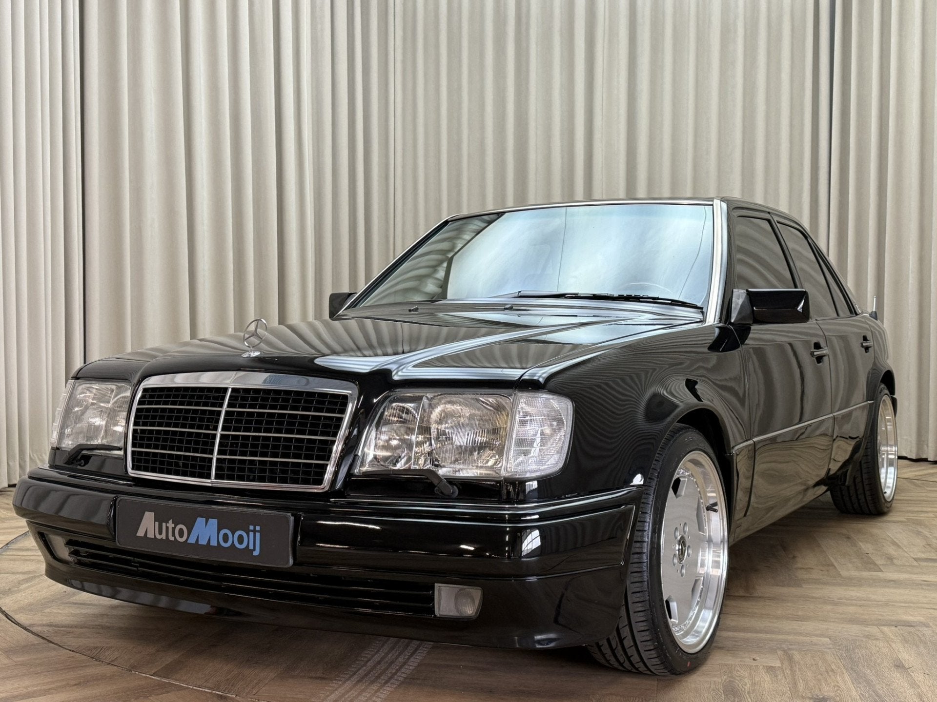 Mercedes-Benz E-Klasse 200-500 500E / 5.0 V8 / 326 PK / AMG, foto 4