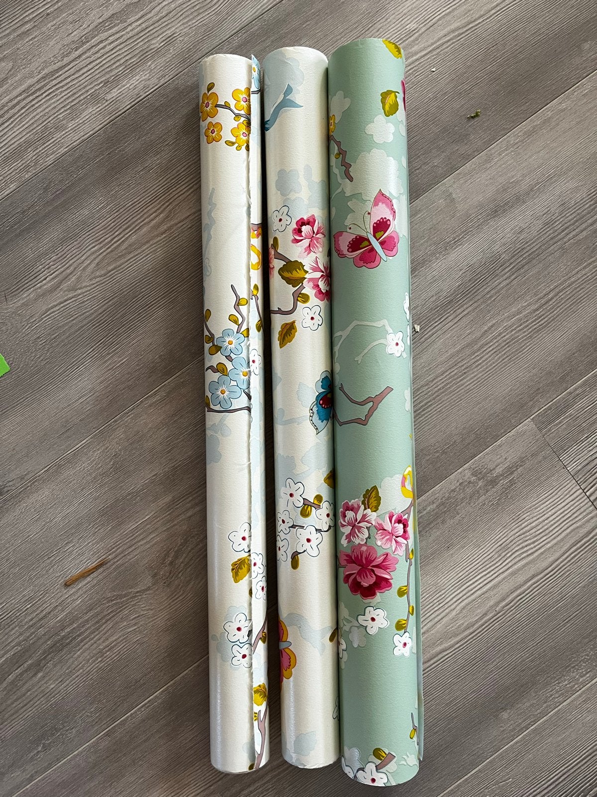 Restjes Pip behang - Diverse bloemen en vlinders, Ophalen of Verzenden, Minder dan 5 m², Romantisch, Overige typen