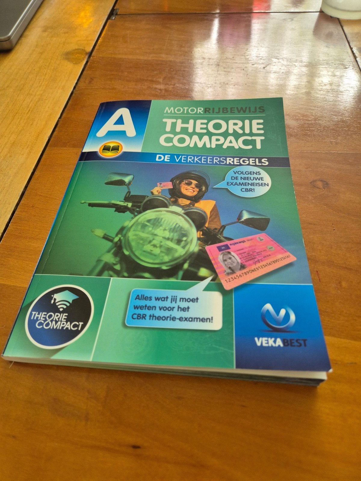 Motor theorie boek - Theorie Compact 2026 VekaBest, Ophalen of Verzenden, Alpha, Zo goed als nieuw, Niet van toepassing