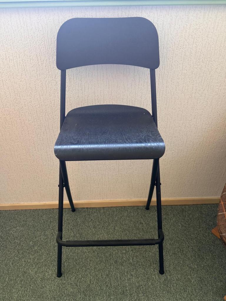 IKEA Franklin barkruk, zwart, 63cm hoog, Huis en Inrichting, Barkrukken, Gebruikt, Met voetsteun, 60 tot 90 cm, Ophalen of Verzenden