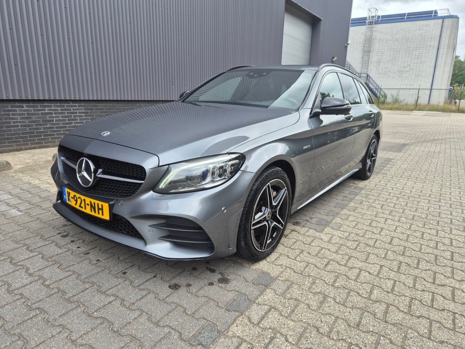 Mercedes-Benz C-Klasse C300e AMG Business Trekhaak, Auto's, Mercedes-Benz, Automaat, Achterwielaandrijving, 1800 kg, 1770 kg