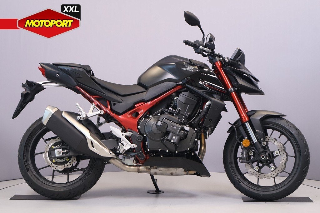 Honda CB 750 HORNET E-CLUTCH (bj 2026), Motoren, Motoren | Honda, Honda Motor Europe Ltd, Bedrijf, Customer.service@honda-eu.com