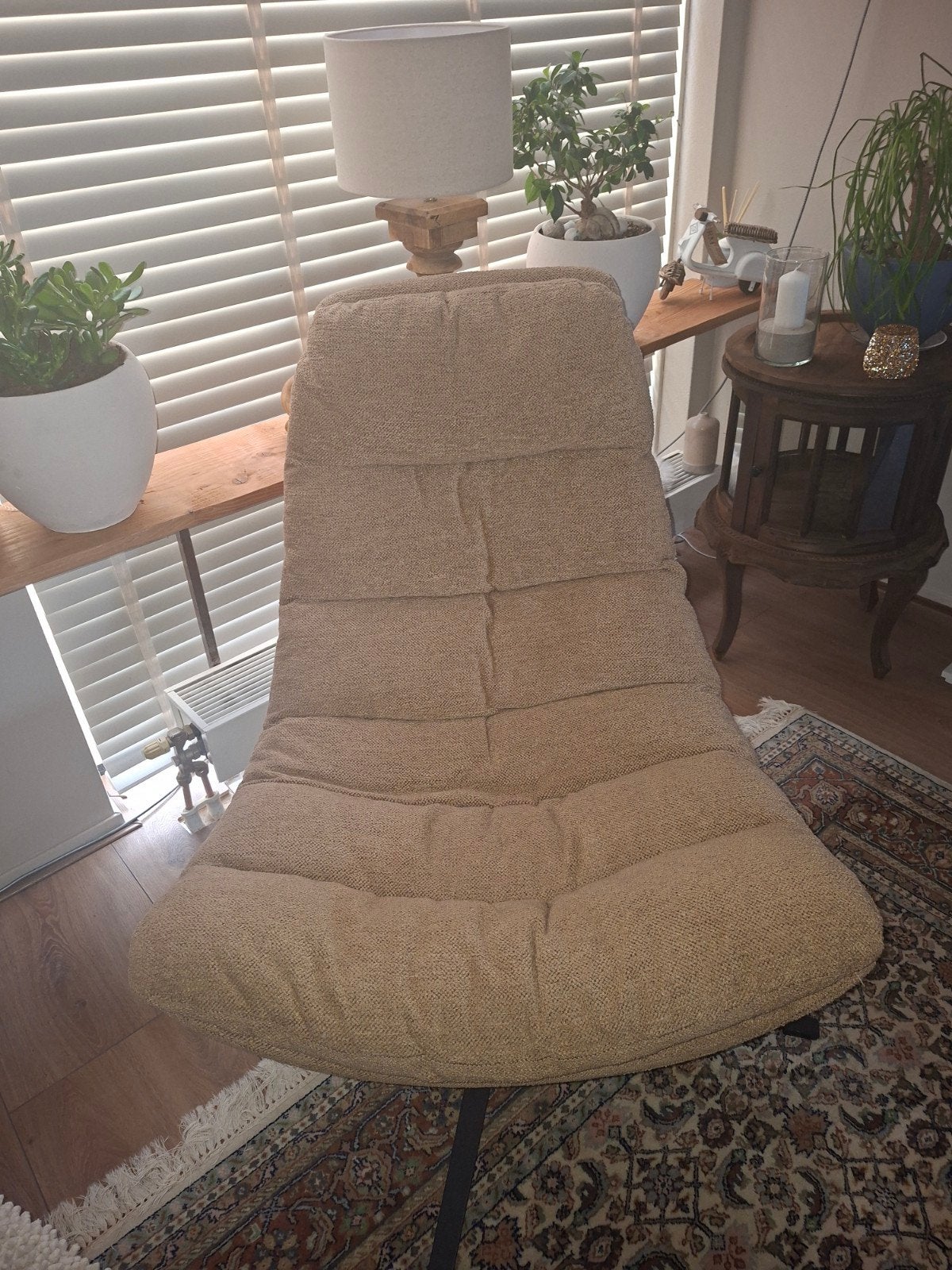 Comfortabele draaibare fauteuil - Zo goed als nieuw, Modern, Comfortabel, Bruin, Ophalen of Verzenden, Zo goed als nieuw