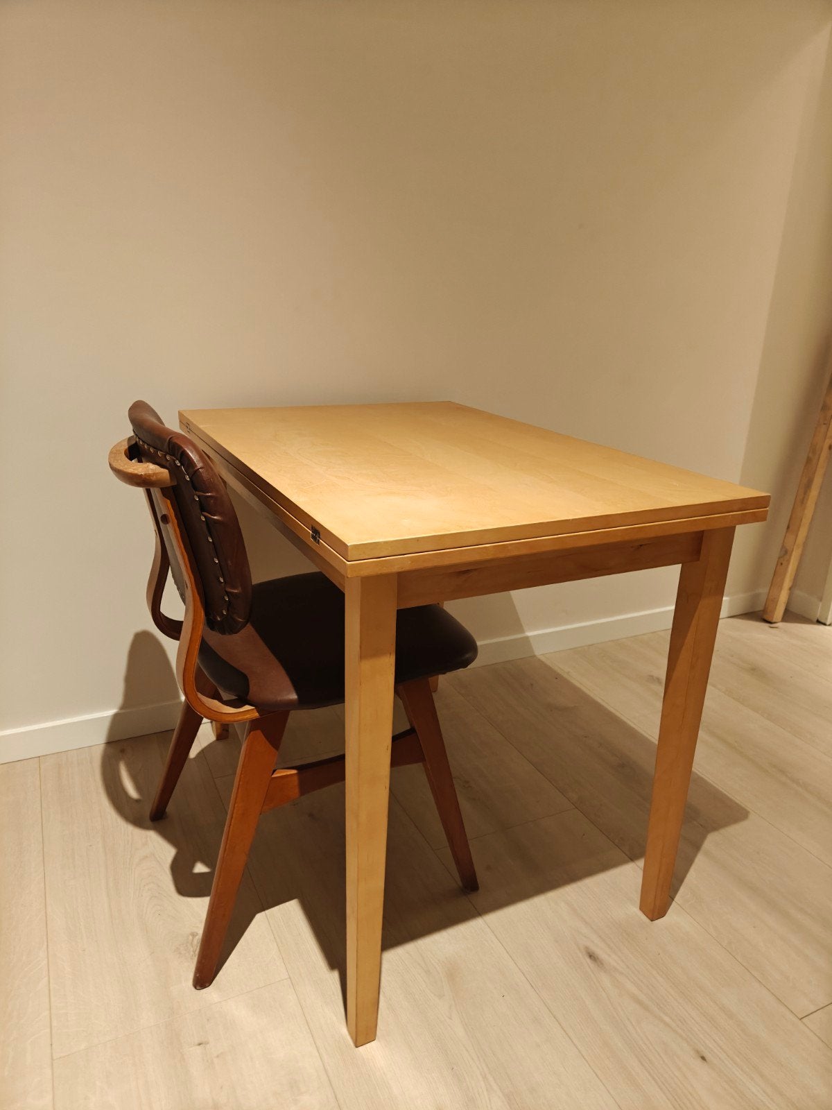 tafel / bureau, Ophalen, Gebruikt, 100 tot 150 cm, 50 tot 100 cm