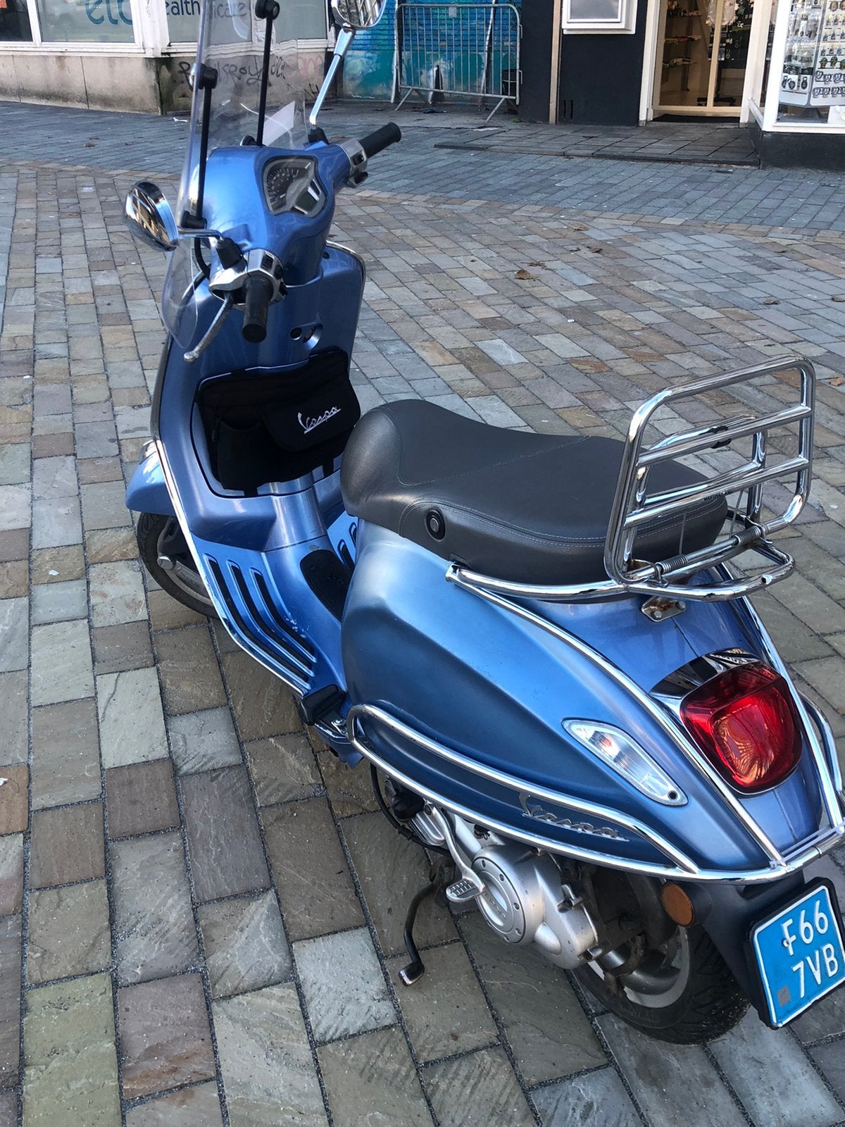 Vespa primavera bij 2014 strat rijden, Fietsen en Brommers, Ophalen of Verzenden, Zo goed als nieuw