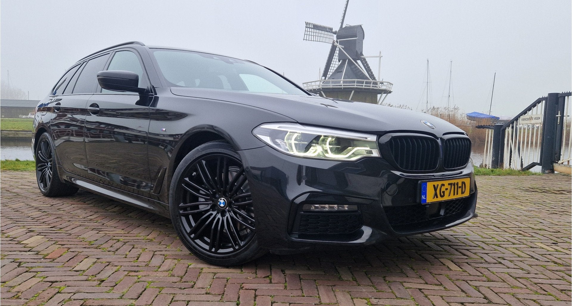BMW 5 Serie Touring 520d High Executive ACC / M-Pakket / Vir, Auto's, Euro 6, Zwart, Diesel, Autotrust