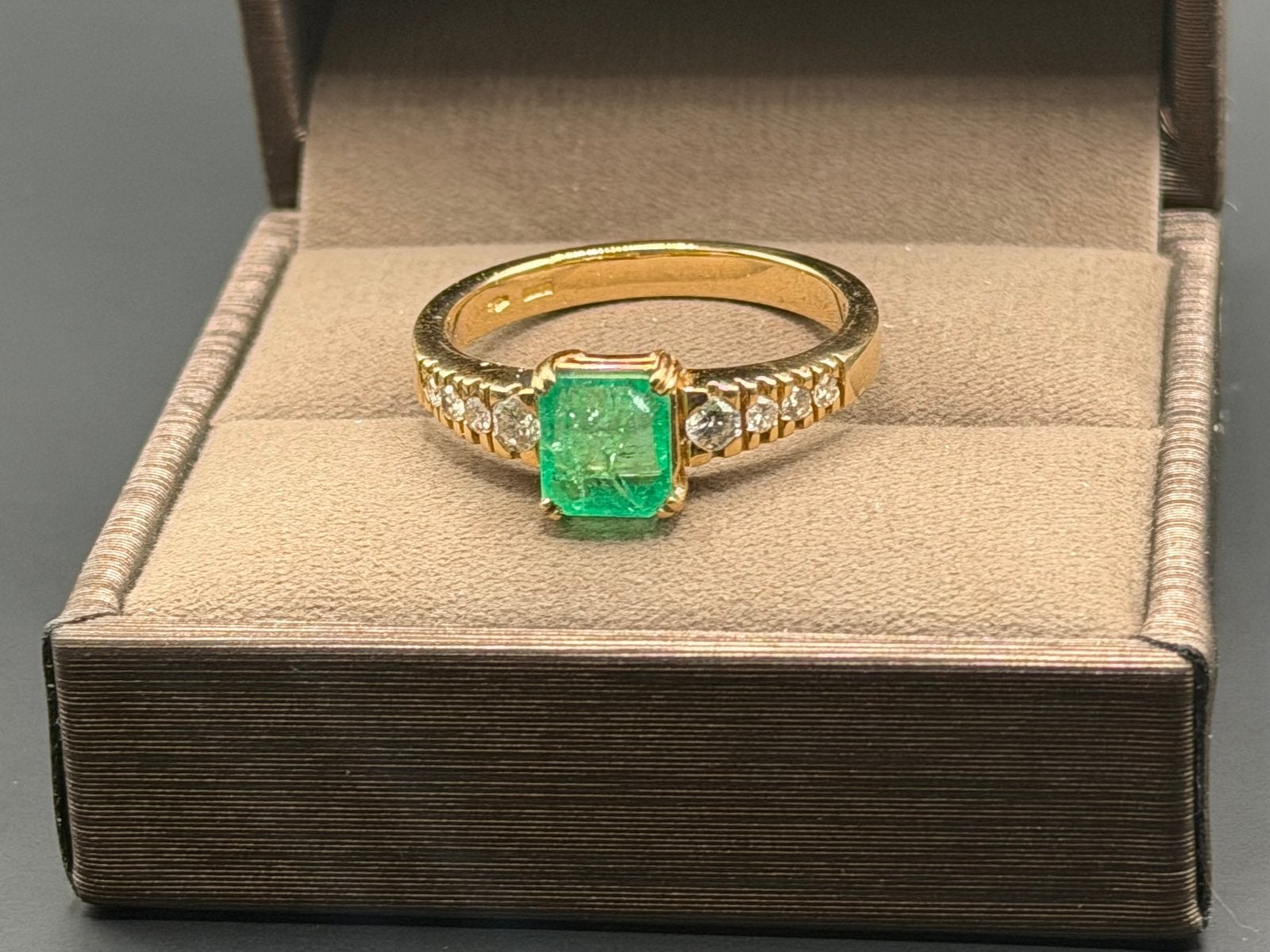 Prachtige 18K gouden ring natuurlijke diamant/smaragd- 22mm, 20 of groter, Ophalen of Verzenden, Dame of Heer, Met edelsteen