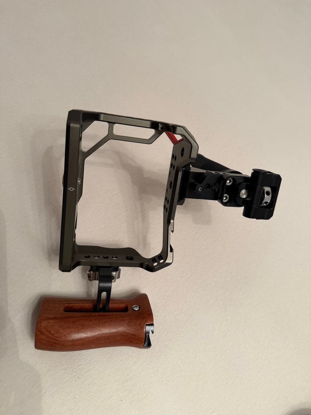 SmallRig Cage voor Sony A7III met houten handgreep, SmallRig, Camera rig/cage, Ophalen of Verzenden, Zo goed als nieuw