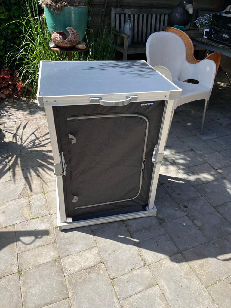 Issabella lookalike Kampeerkast van 50 x 60 x 80 cm, Caravans en Kamperen, Kampeeraccessoires, Ophalen of Verzenden, Zo goed als nieuw