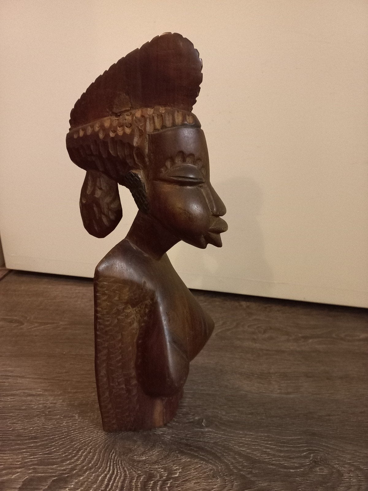 Afrikaans houten beeld - Vrouwenbuste - 37 cm hoog, Buste, Ophalen of Verzenden, 20 - 50 cm, Hout