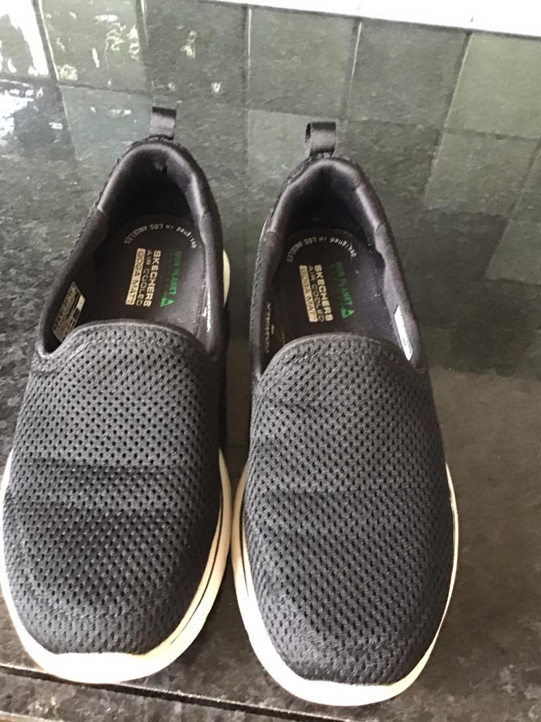 Skechers Go walk maat 37, Ophalen of Verzenden, Gedragen, Zwart, Instappers